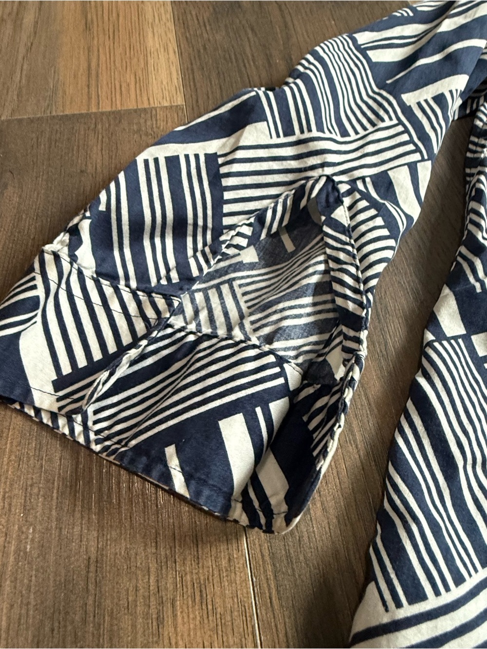 Ralph Lauren Navy and White Geometric Print Button-Down Shirt 100% Cotton size M - Picture 4 of 6